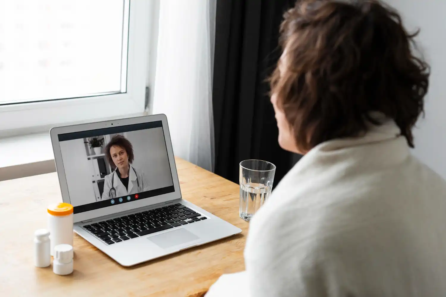 Online physiotherapy consultation for posture correction, injury recovery, and pain relief at HopeQure