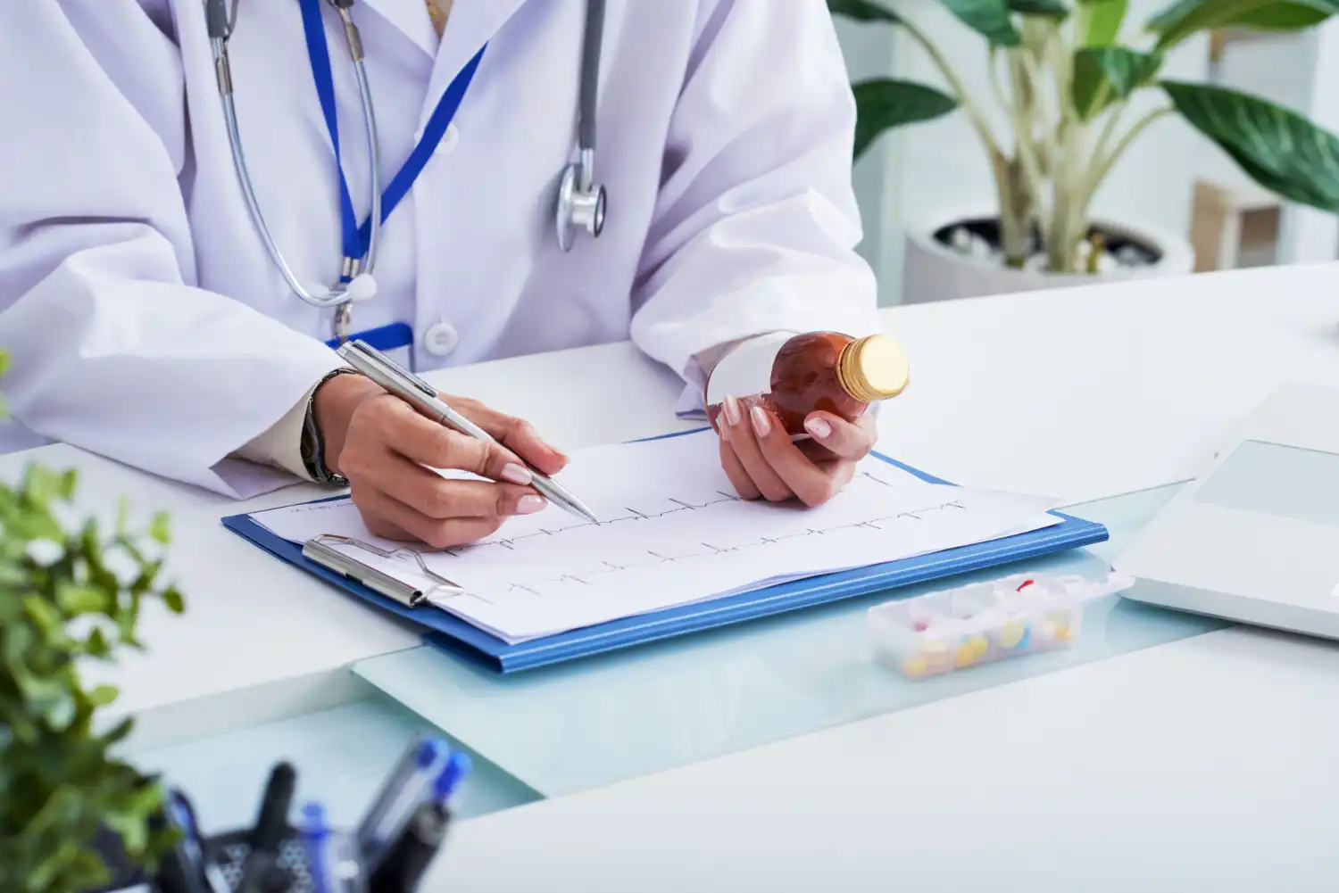HopeQure's personalized endocrine wellness plan for hormonal health, PCOS, diabetes, thyroid, and stress-related conditions